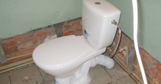 Установка приставного унитаза в Ангарске - монтаж и подключение, СантехДомНгр от 5295 рублей