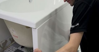 Установка экрана под ванну - цена за работу от 4236 руб. в Ангарске